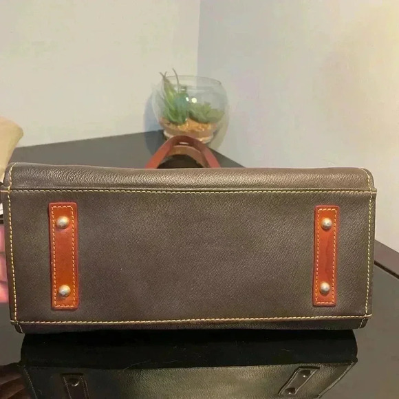 Dooney and Bourke handbag / purse Brown Pebble Grain Leather 11''x 9'' - Picture 5 of 7